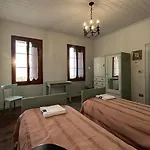 Della Comare בית הארחה
